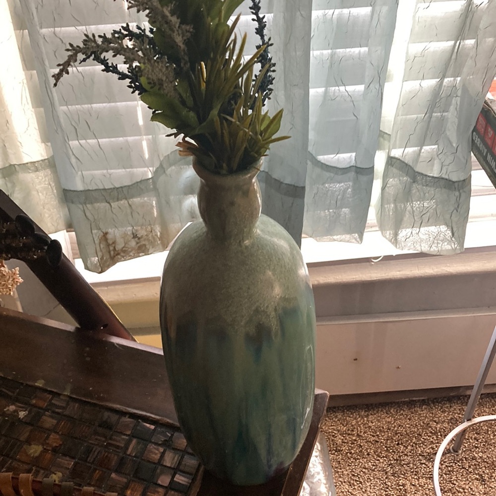 CERAMIC VASE